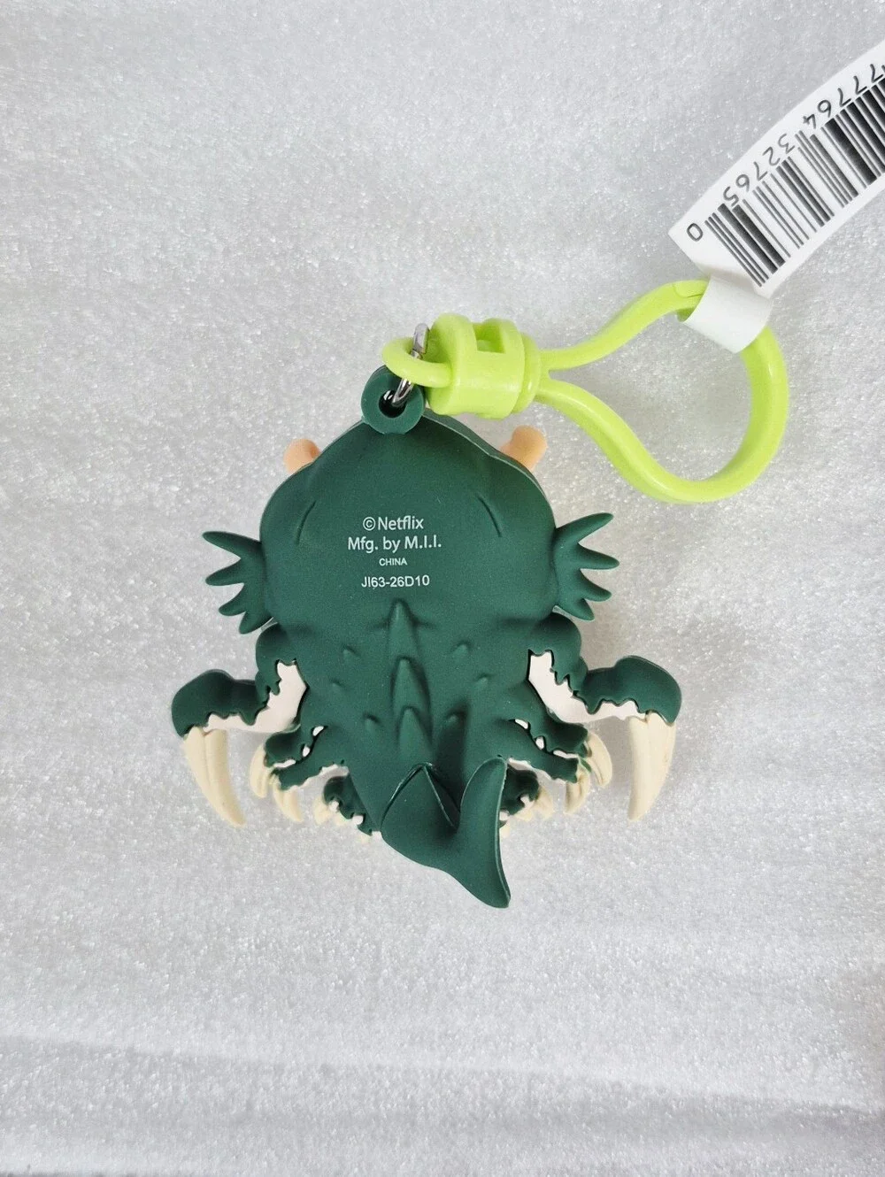 5/$25 NWOT Netflix Stranger Things Tales From '85 Bag Clip-Snow Shark
